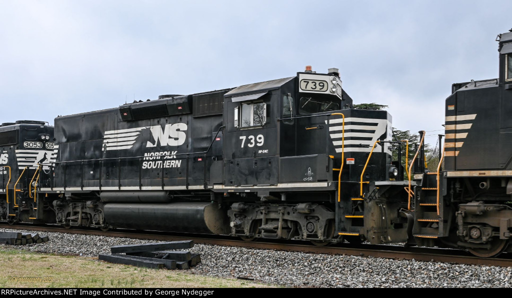 NS 739